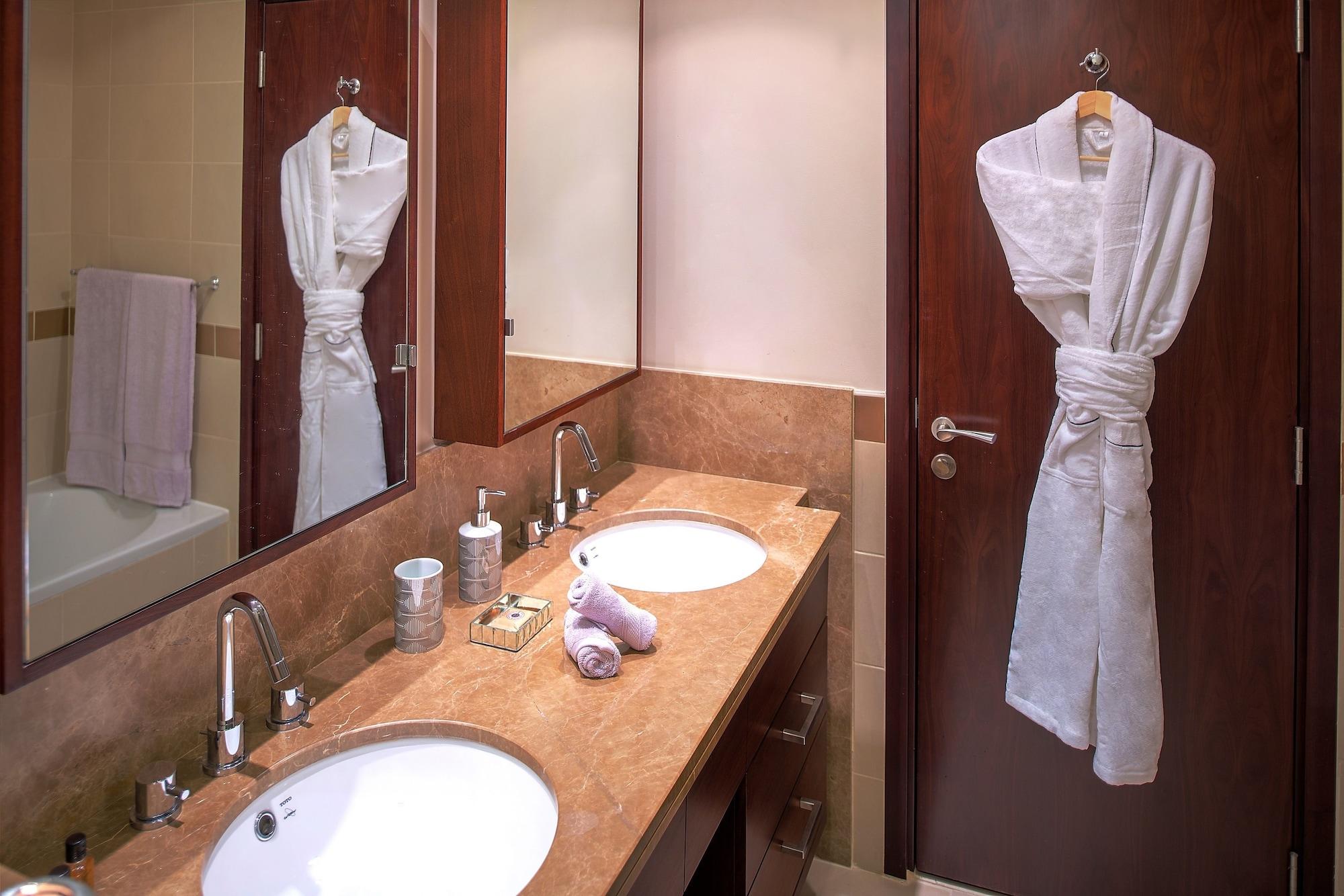 Dream Inn - Apartment With Private Terrace, 29 Boulevard Downtown ドバイ エクステリア 写真